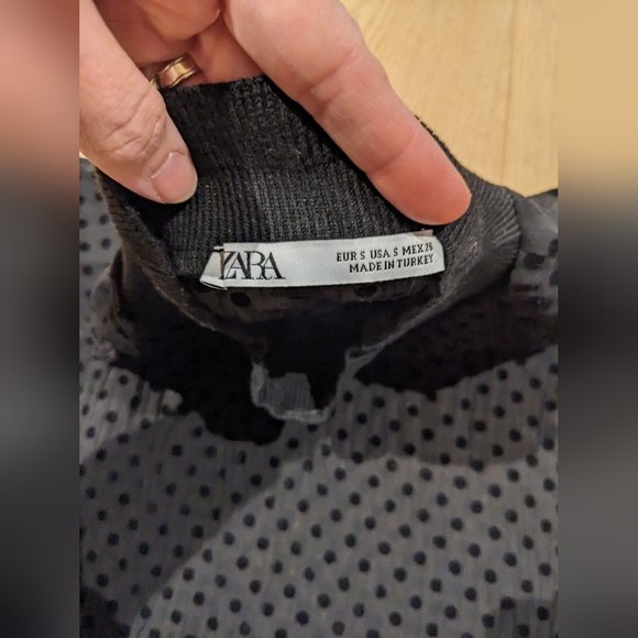 Zara Sheer Polkadot Mock Neck Shirt. Size small. - Picture 4 of 5